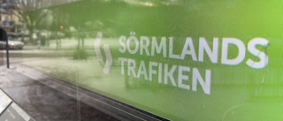 Sörmlandstrafiken varnar: Stor risk för förseningar  ✓"Kraftigt snöfall påverkar alla linjer i Strängnäs"