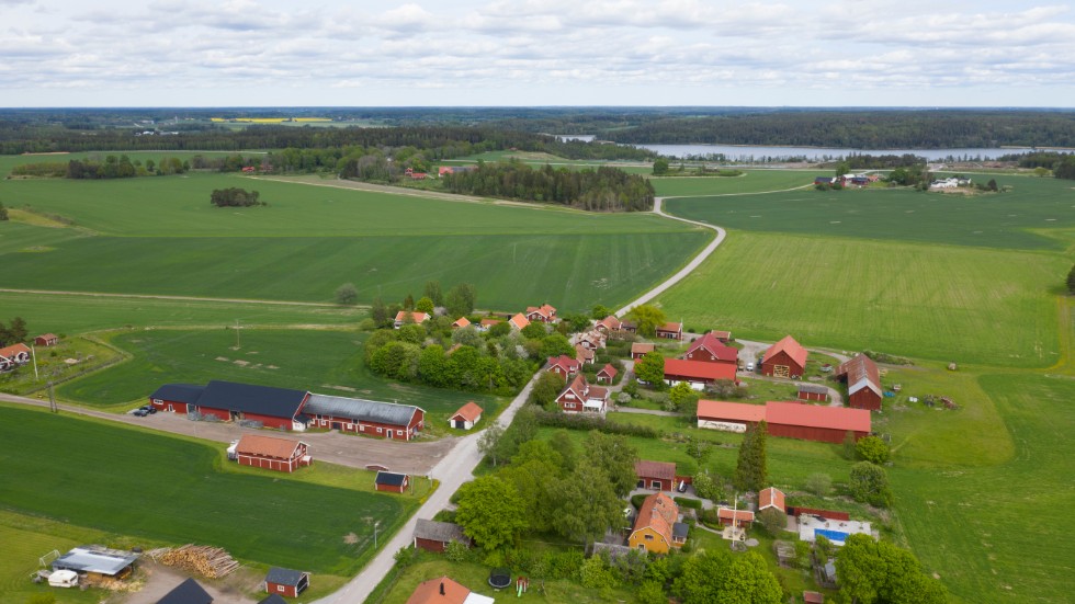 Arne Jonsson, bonde och kommunalråd Centerpartiet Eskilstuna, svarar en insändare som tyckte att bönderna får för mycket bidrag.
