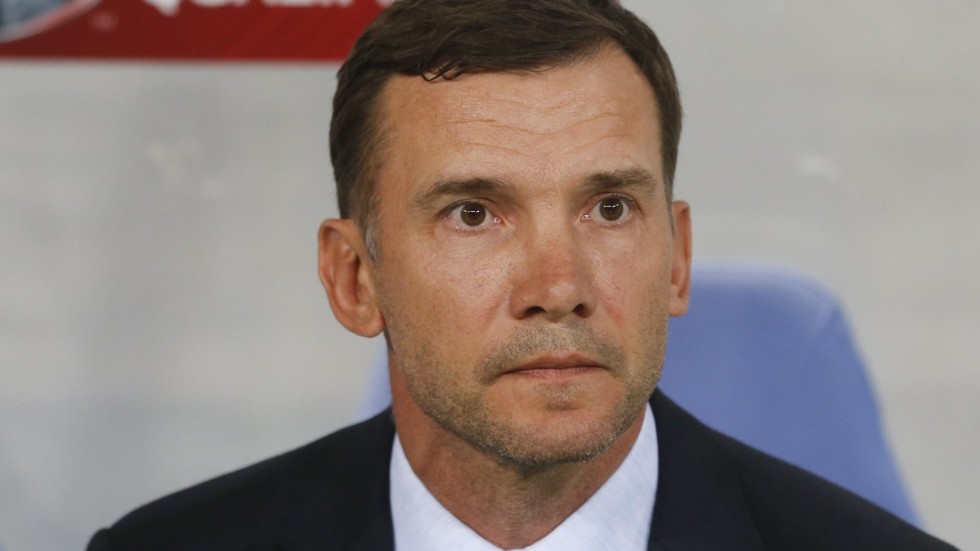 Ukrainsk fotboll, och herrlandslagets förbundskaptenen Andrij Sjevtjenko (bilden), sörjer en landslagsläkare. Arkivbild.