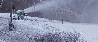 Nu snöar  det ordentligt i Ryssbergsbacken