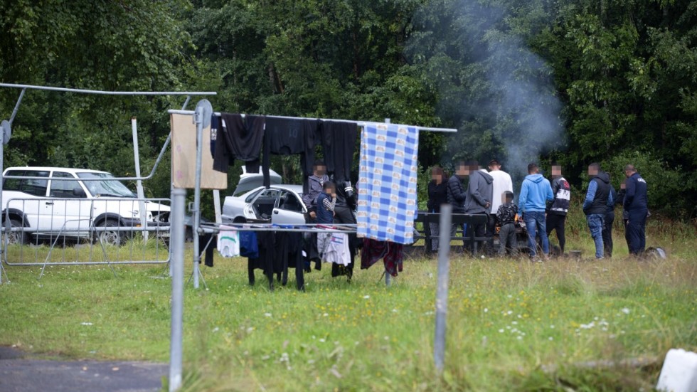 Region Norrbotten är oroliga för att ett coronautbrott kan inträffa i det utdömda boendet i Vidsel där bulgariska bärplockare trängs. En person som varit inne där har insjuknat. 