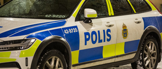 Stoppades av polis - två misstänks för brott