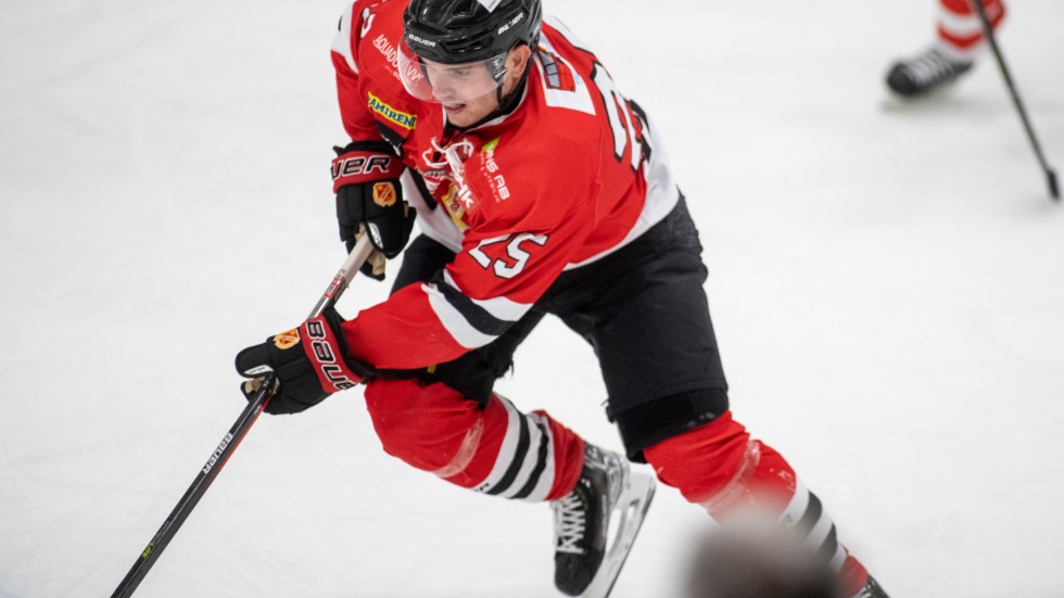 Linus Ageborg skickade in 2–1 till Linden i spel fem mot fyra.