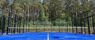 Spela padel vid golfbanan i Klinga