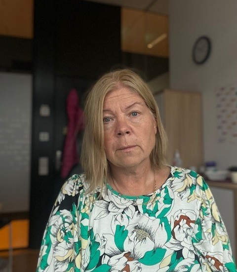 Helen Lundbäck, ordförande i Vision i Kiruna, säger att facket oroas över att medlemmar mår dåligt på jobbet och att den politiska ledningen bidrar till oro. 