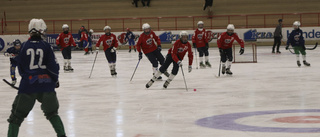 57 ungdomar på tre dagars isläger med KVBS: "Bandy går före stranden"