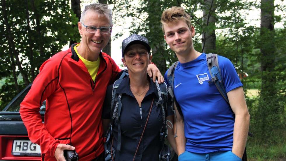 Heinrich Herwig, Brit Herwig och Martin Talanow besöker naturreservatet Morga hage mellan Uppsala och Knivsta. Familjen berättar om deras erfarenheter av den olycksdrabbade vägen.