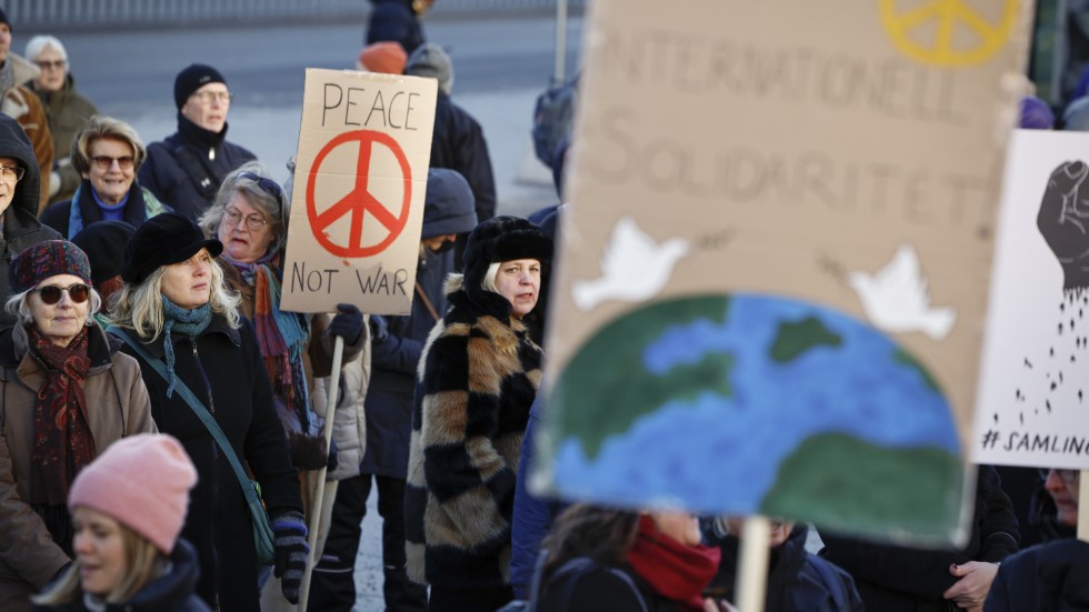 Demonstration för mot Rysslands krig, arrangerad av bland annat Svenska Freds.