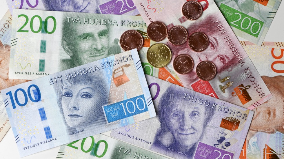 De svenska bankernas lobbyarbete förhindrar nödvändig förändring av branschen, menar artikelförfattarna.
