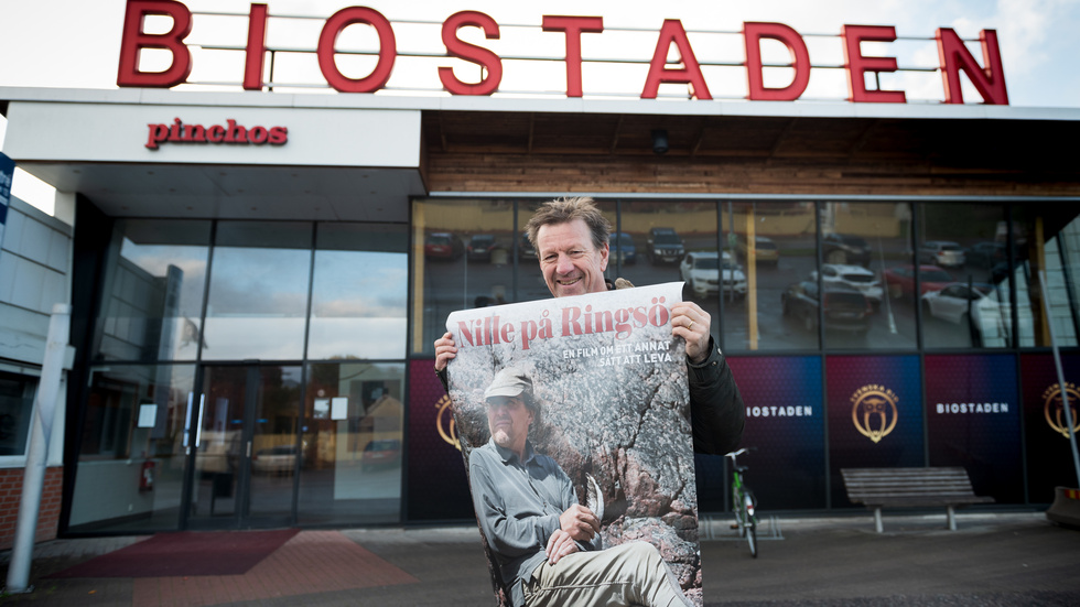 "Victoria är ju en klassisk gammal biograf med den svenska filmkulturen inbyggd i väggarna. Det vore en stor ära för oss alla som har jobbat med filmen, om den går upp där", säger Ulf Bertilsson.