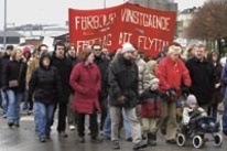 Tusen i protesttåg mot jobbflytt