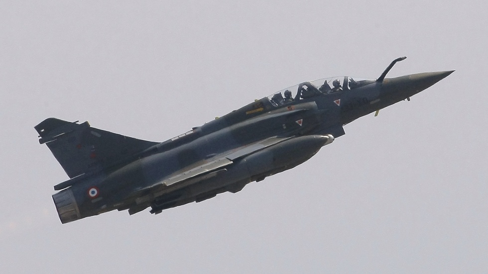 Ett franskt Mirage 2000-plan över Korsika 2011. Arkivfoto.