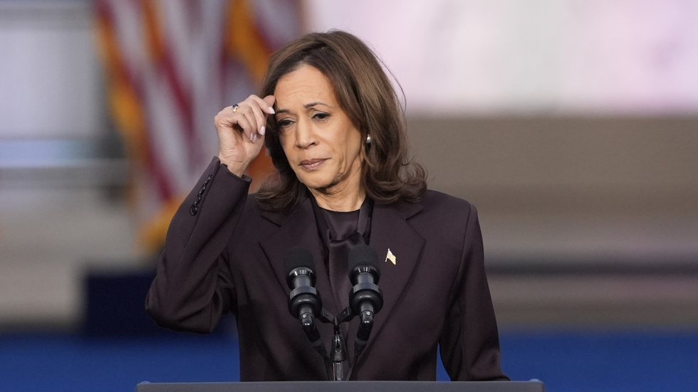 I ett tal 6 november erkände sig Demokraternas presidentkandidat Kamala Harris besegrad.