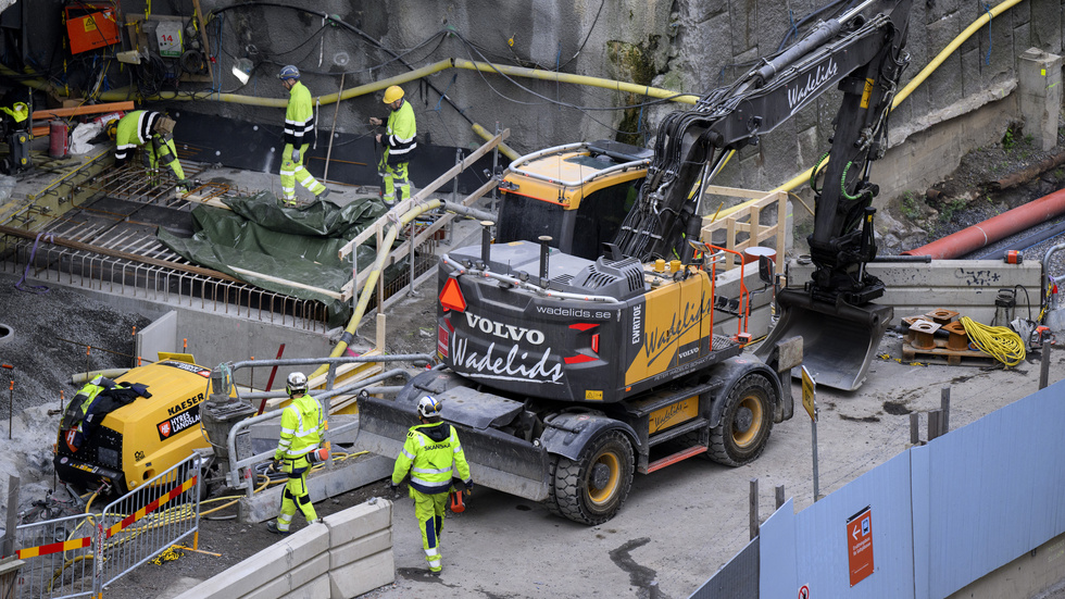 

Det är bra att det finns brett samförstånd om att ta ett litet försiktigt steg från överskottsmål och till ett mål om balans i statens  budget. Framförallt behöver Sverige en starkare tillväxt där fler människor bidrar med arbete, kunskaper och färdigheter i samhällsbygget. Så ser vägen framåt ut. 