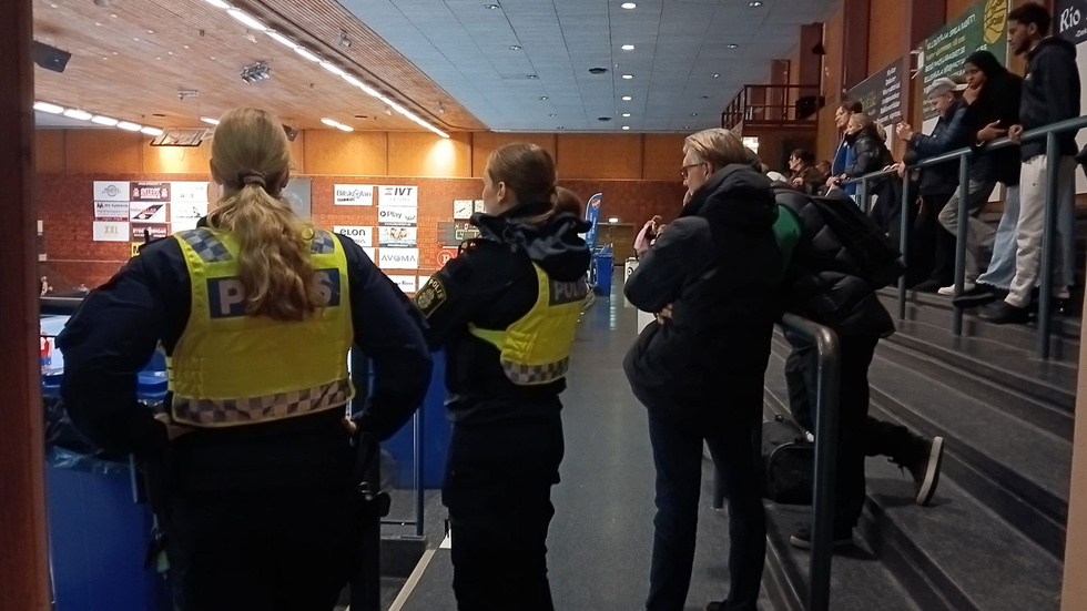 Polisen tittade förbi flera gånger under Boren cup. Det hade en lugnande effekt, enligt flera personer som MVT har pratat med. Inga polisanmälningar upprättades men några stökiga ungdomar fick avvisas från platsen.
