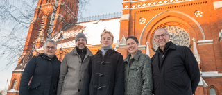 Samuel sätter upp juloratoriet i domkyrkan – får med sig familjen