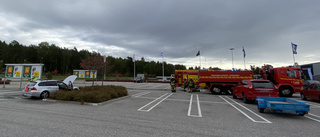 Brandsläckare från restaurang stoppade brand i A-traktor