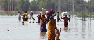 Tusentals evakueras efter monsunregn i Pakistan