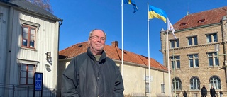 Nu vajar flaggan på torget: "Tror det känns väldigt viktigt för många"