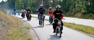 Mopedrally lockade många