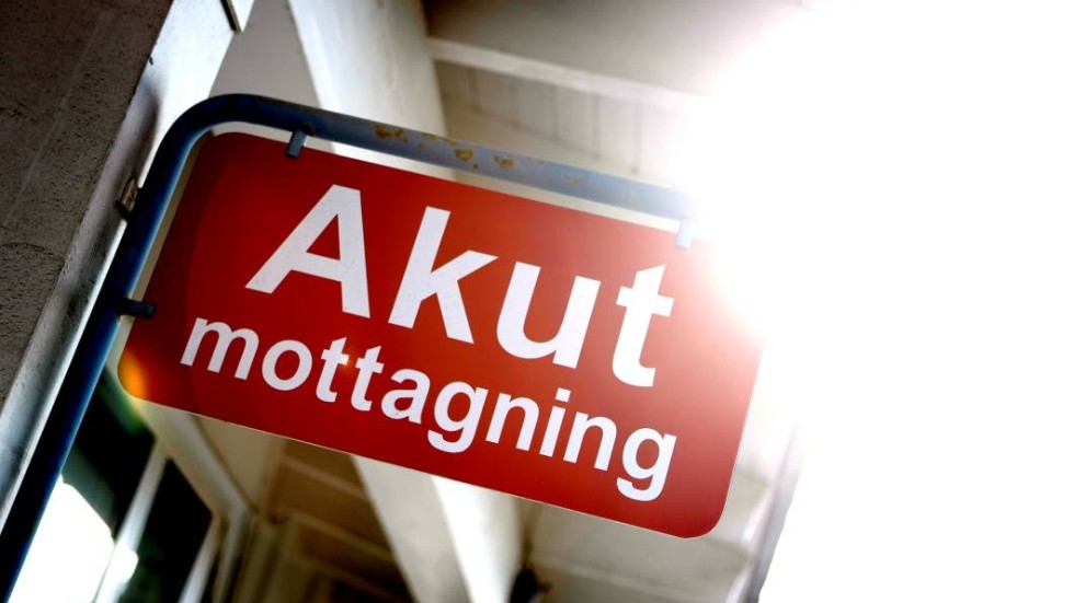 Bristfällig vård. Den cancersjuke mannen sökte akut vård för svåra ryggsmärtor och blev inlagd på AVA, men några prover togs aldrig. Avdelningen får nu kritik av IVO.