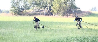 Ladugård helt övertänd - kommer brinna hela natten