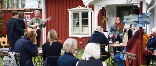 Folk strömmade till "Millans" stall