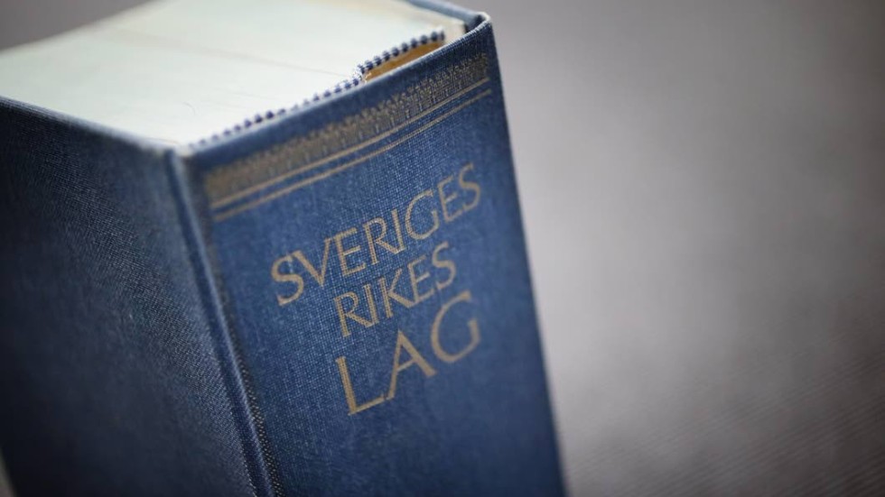En pojke straffas nu efter att ha gett sig på två jämnåriga tjejer på deras skola.