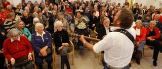 Fullsatt konsert för öns hemlösa