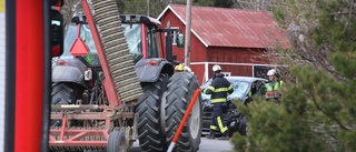 Traktor mötte personbil i krock 