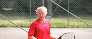 Tennisherrarna inledde med enkel seger