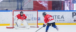 Full fart på populära hockeyskolan