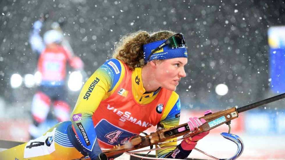 Hanna Öberg åkte och sköt sista sträckan för Sverige.