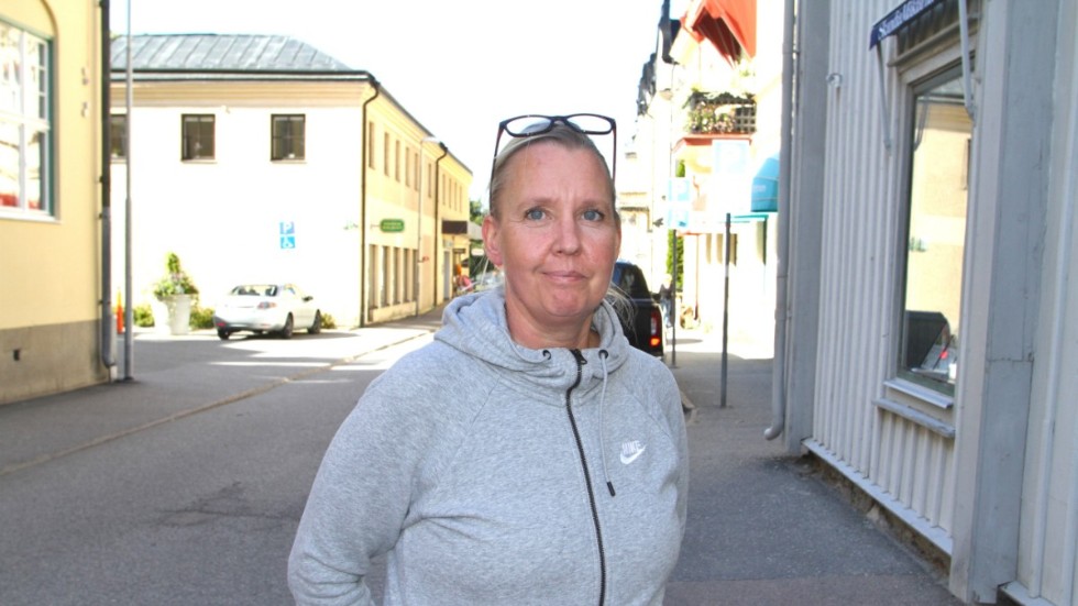 Petra Thurfjell i Mariefred tycker att det märks av att Moderaterna har starkt stöd i tätorten. "Man ser dem ute här omkring rätt ofta", säger hon.