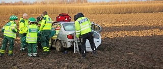 48-åring till sjukhus efter avåkning