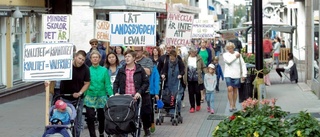 Bybor i protest mot skolnedläggningar