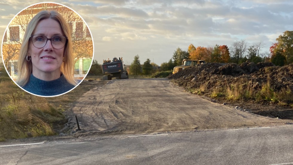 Stina Norrbom är projektansvarig för Larslunda vars detaljplan nu blivit ett fall för mark- och miljödomstolen. På bilden syns även den väg som byggts på området, in från Fårhusvägen.