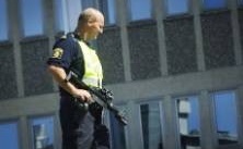 Stort polispådrag kring häktningsförhandlingen