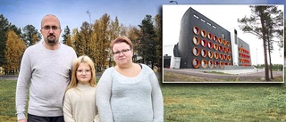 Sofia, 12, hemma när skolan hålls stängd • Mamman: "Man känner oro som förälder"