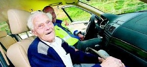 Sixten, 100, har väntat på vägen i  57 år