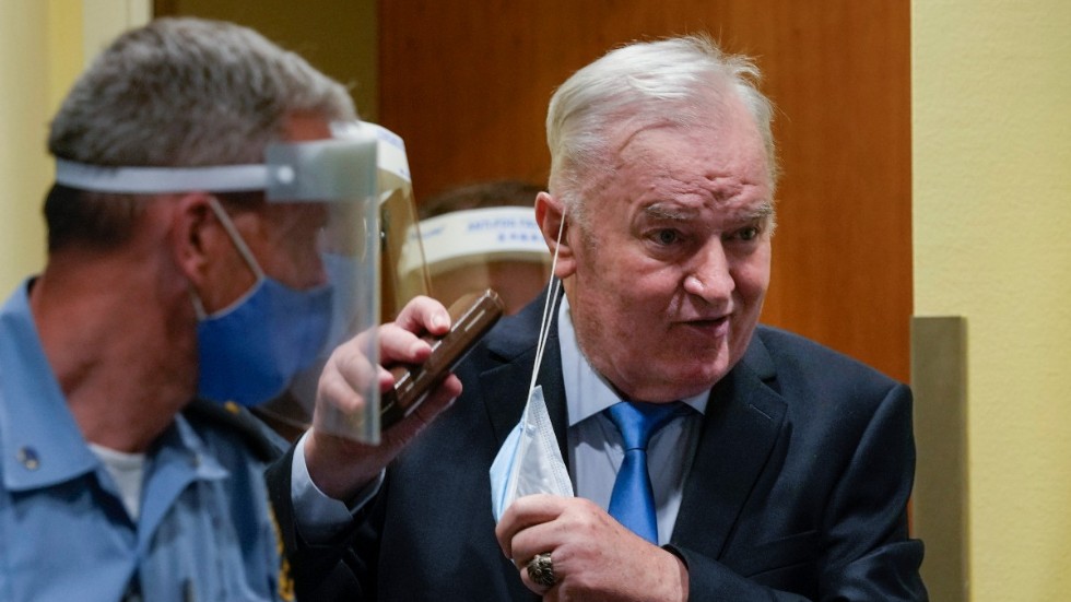 Ratko Mladic vid FN:s krigsförbrytartribunal i Haag 2021, då domare slog fast att hans livstidsdom står fast.