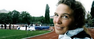 2. ANNIE LARSSON