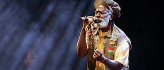 Bejublad Burning Spear briljerade