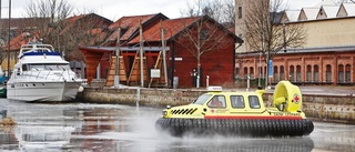 Svävarövning i Enköpings hamn