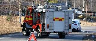 Gatan helt blockerad efter olycka