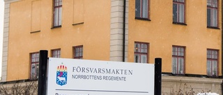 Tog vapen från kollega och avfyrade