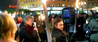 Efter Charlie Hebdo 2015 • Nu bjuder hon in till nya manifestationer för frihet