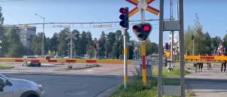 Stora störningar vid järnvägskorsning i centrala Skellefteå