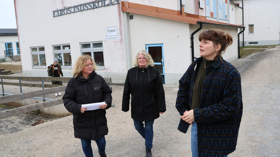 Lisa Blochmann, Barbro Kalström och Hanna Dagerås är en del av föräldragruppen på Fårösundsskolan som i vintras skapade opinion mot sammanslagningen av högstadierna. Nu har de också skapat ett viralt inlägg för att locka lärare till orten. 