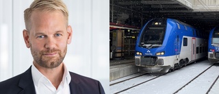 Pendlare inlåsta i strömlöst tåg: "Paniken spred sig"   